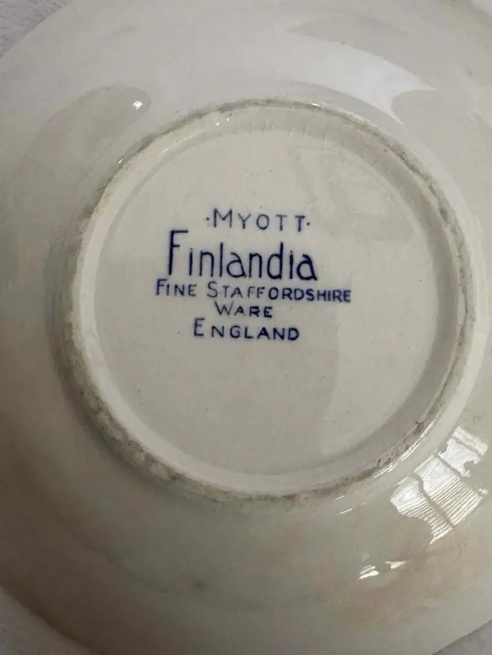 Myott Finlandia Fine Staffordshire Ware Blue and White Scalloped Bowls Set of 3